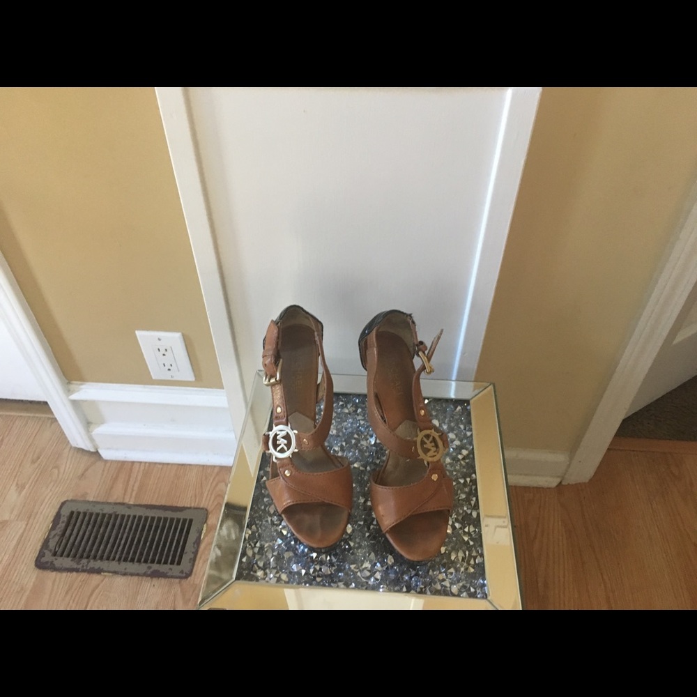 Women’s designer heels Tan